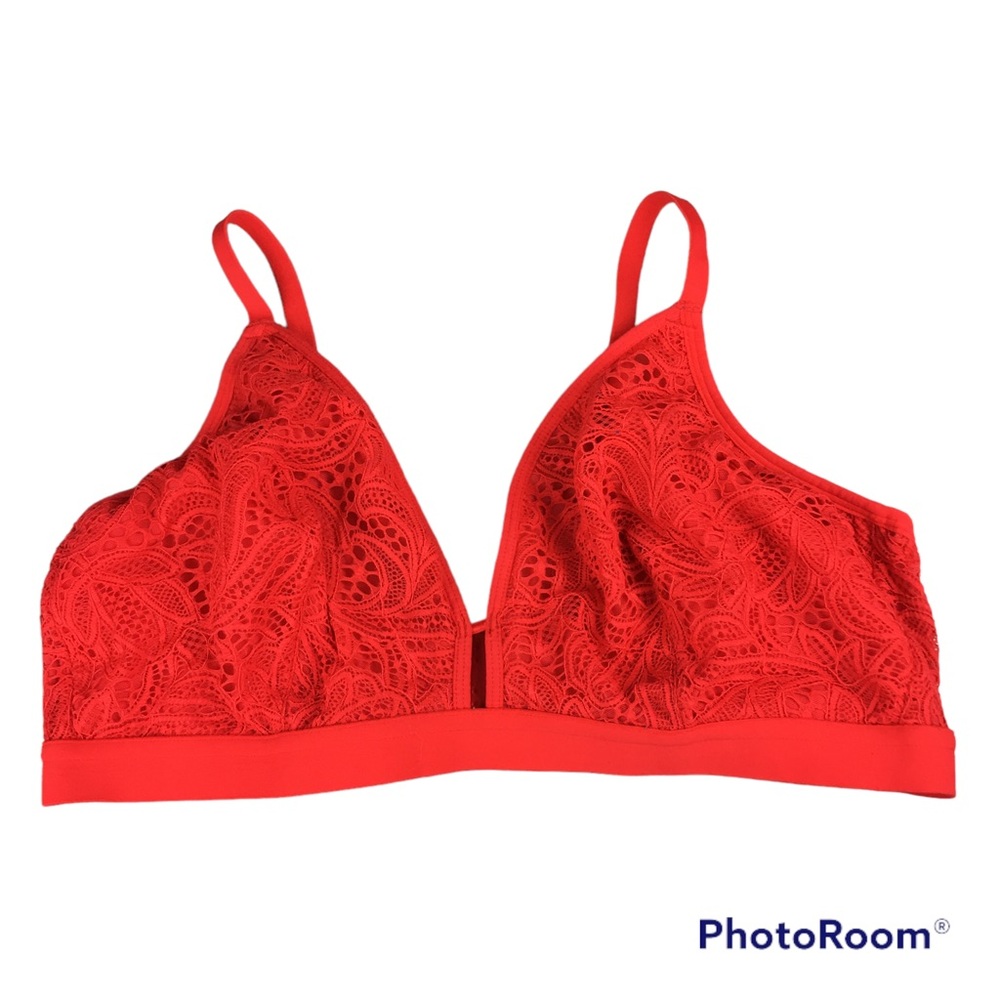 Lively red lace busty bralette